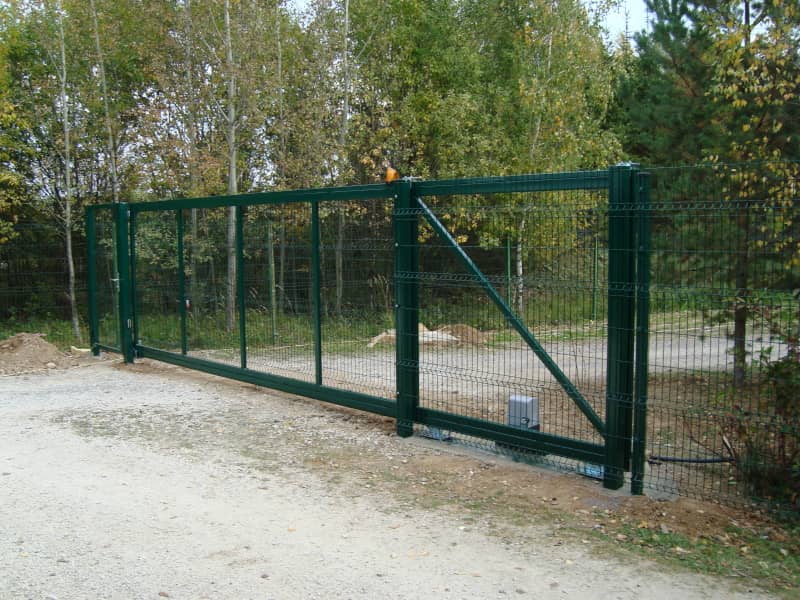 Сетчатый забор DoorHan в Реже с установкой