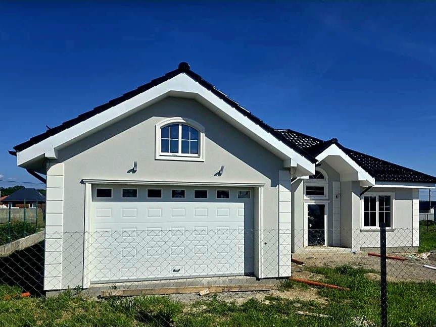 Секционные ворота DoorHan в Реже с установкой